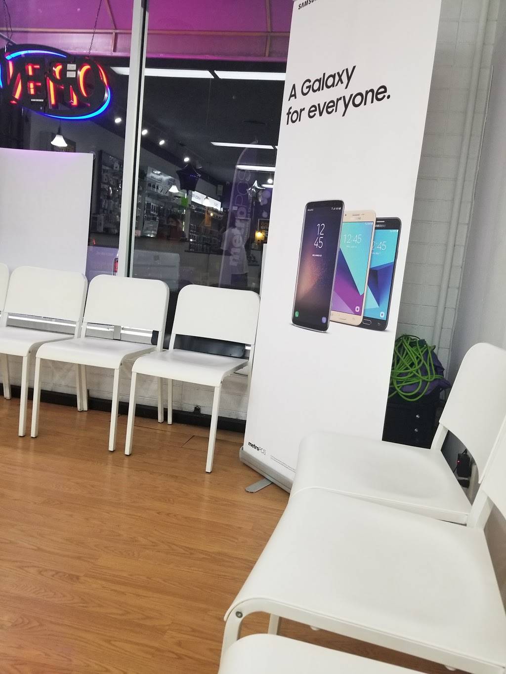 Metro by T-Mobile | 1773 W Lincoln Ave, Anaheim, CA 92801, USA | Phone: (714) 635-0108