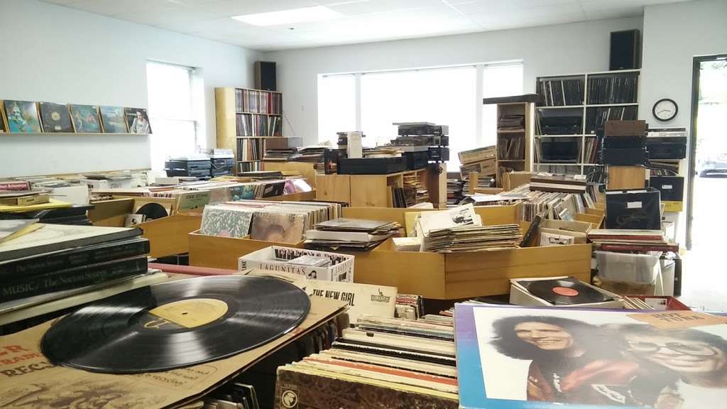 Deja Vu Records | 154 E Central St #103, Natick, MA 01760, USA | Phone: (508) 653-6921