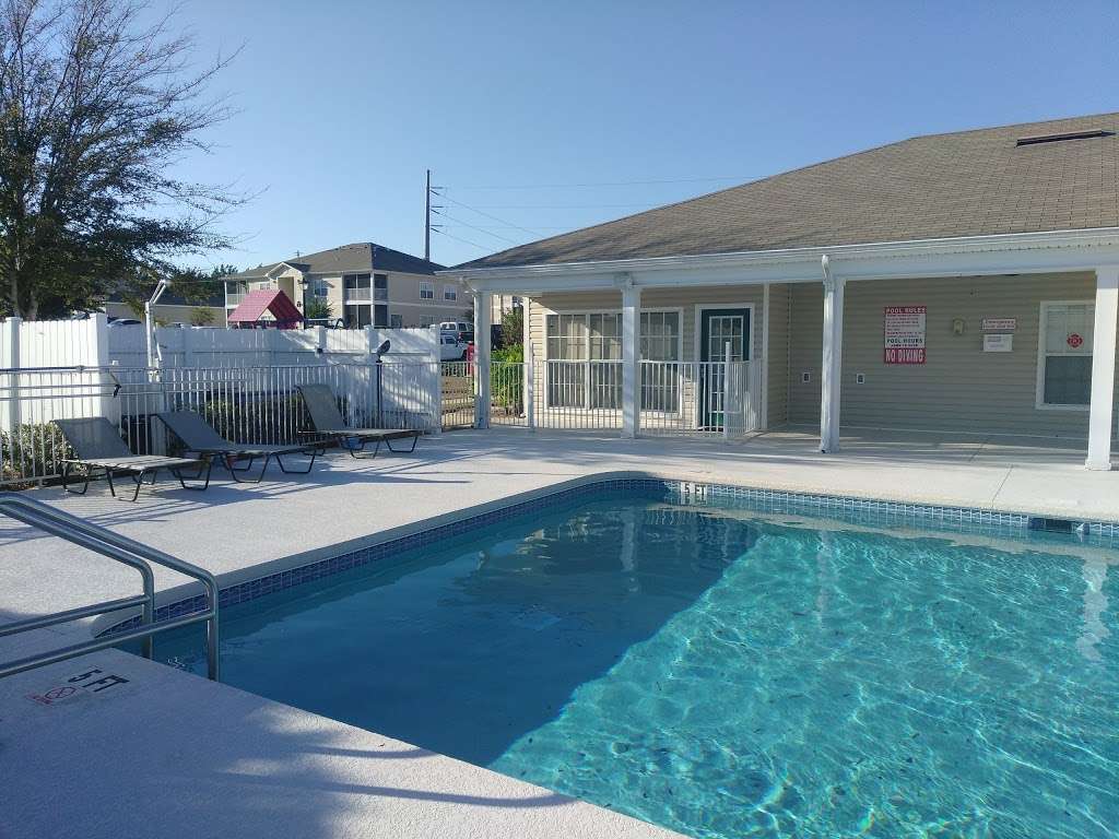 Arbours At Silver Lake | 8508 Arbour Lake Dr, Leesburg, FL 34788, USA | Phone: (352) 728-3848
