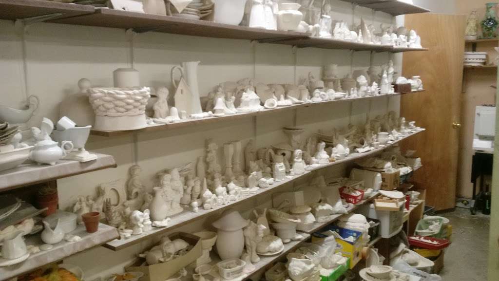 Sallys Ceramics | 226 N Maple St, Pittsboro, IN 46167, USA | Phone: (317) 892-4091