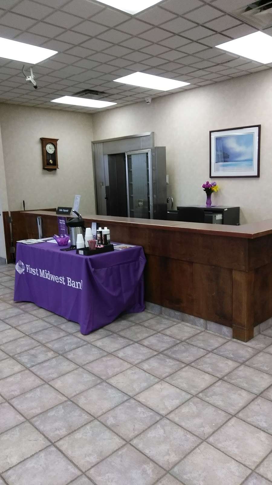 First Midwest Bank | 13500 S Cicero Ave, Crestwood, IL 60418, USA | Phone: (708) 388-6660