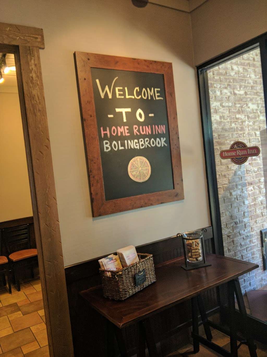 Home Run Inn | Bolingbrook, IL 60440, USA | Phone: (630) 679-9966
