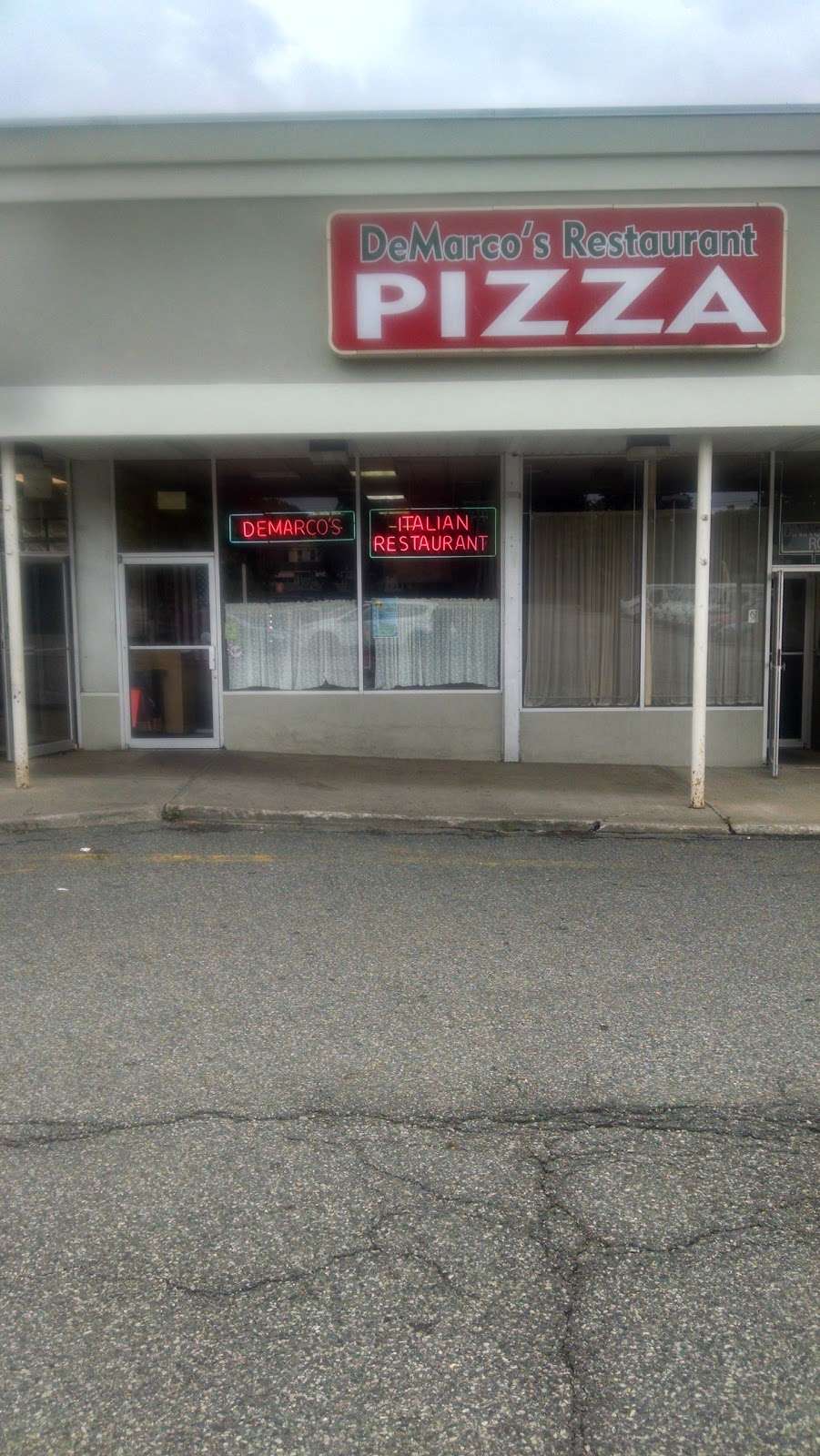 DeMarcos Pizzeria & Restaurant | 1926 Union Valley Rd, Hewitt, NJ 07421, USA | Phone: (973) 728-1344