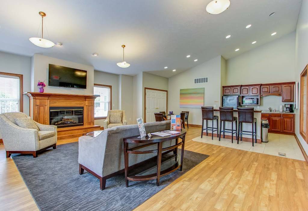 Eaton Ridge Apartments | 201 Eaton Ridge Dr, Northfield, OH 44067, USA | Phone: (330) 468-5995