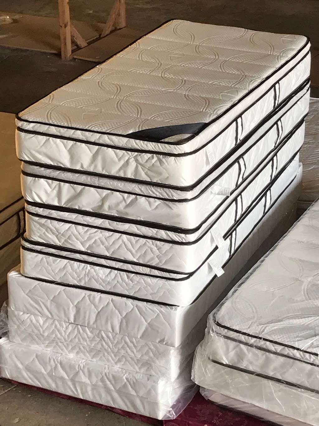 Ultimate Comfort Mattress Mfg. Made in USA | 1934, 8510 S Loop E Fwy, Houston, TX 77017, USA | Phone: (832) 771-2844