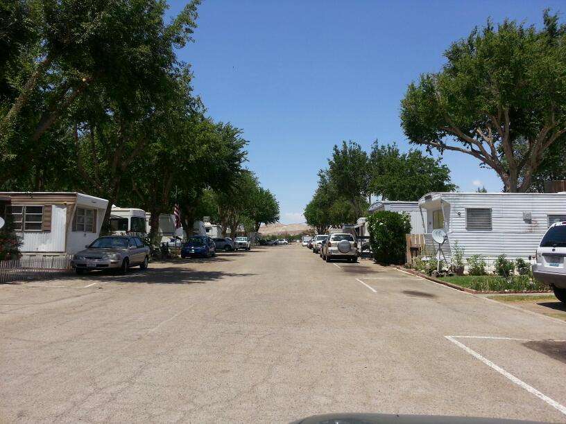 Desert Breeze Mobile Home Ests | 1262 West Rosamond Boulevard # 21, Rosamond, CA 93560, USA | Phone: (661) 256-4577