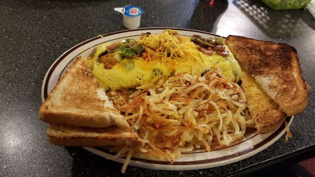 Big Creek Cafe | 113 Wyoming St, Pleasant Hill, MO 64080, USA | Phone: (816) 987-0524