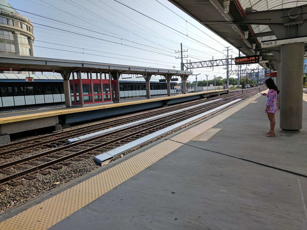 Stamford Station - train station  | Photo 2 of 10 | Address: Washington Blvd and, S State St, Stamford, CT 06902, USA | Phone: (800) 872-7245