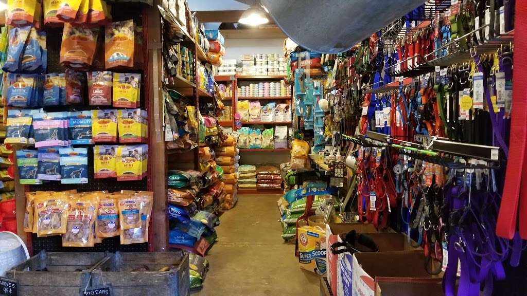 Mountain Feed & Farm Supply | 9550 CA-9, Ben Lomond, CA 95005, USA | Phone: (831) 336-8876