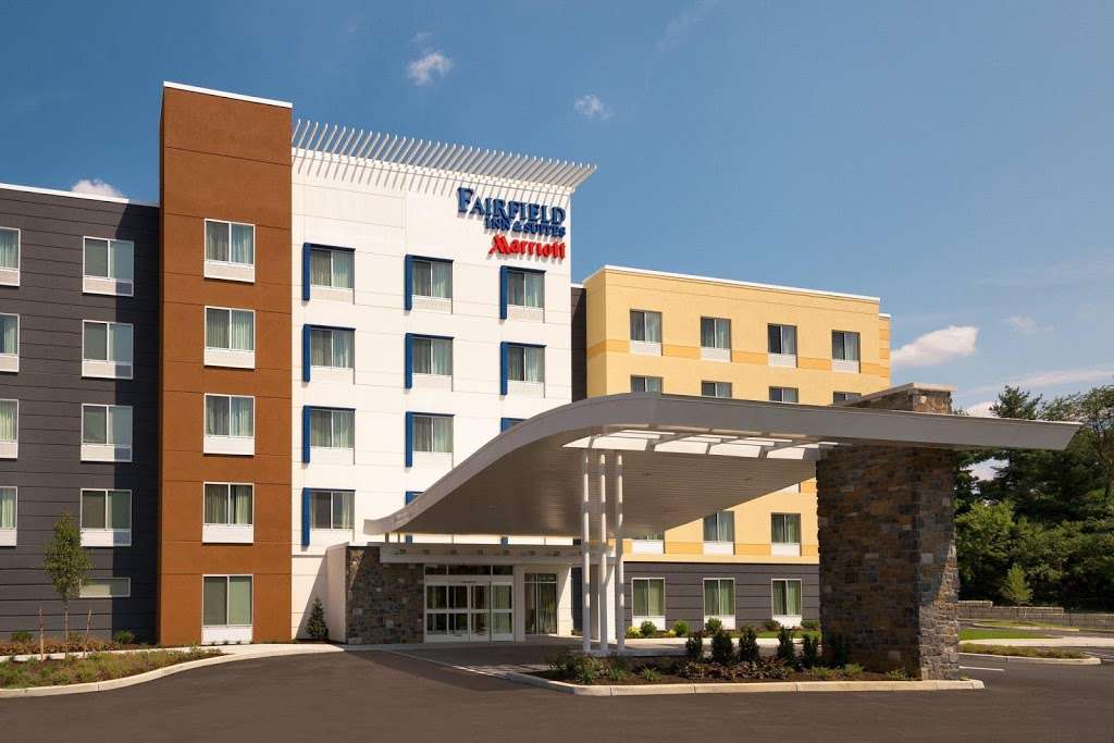 Fairfield Inn & Suites by Marriott Lancaster East at The Outlets | 2270 Lincoln Hwy E, Lancaster, PA 17602, USA | Phone: (717) 295-9100