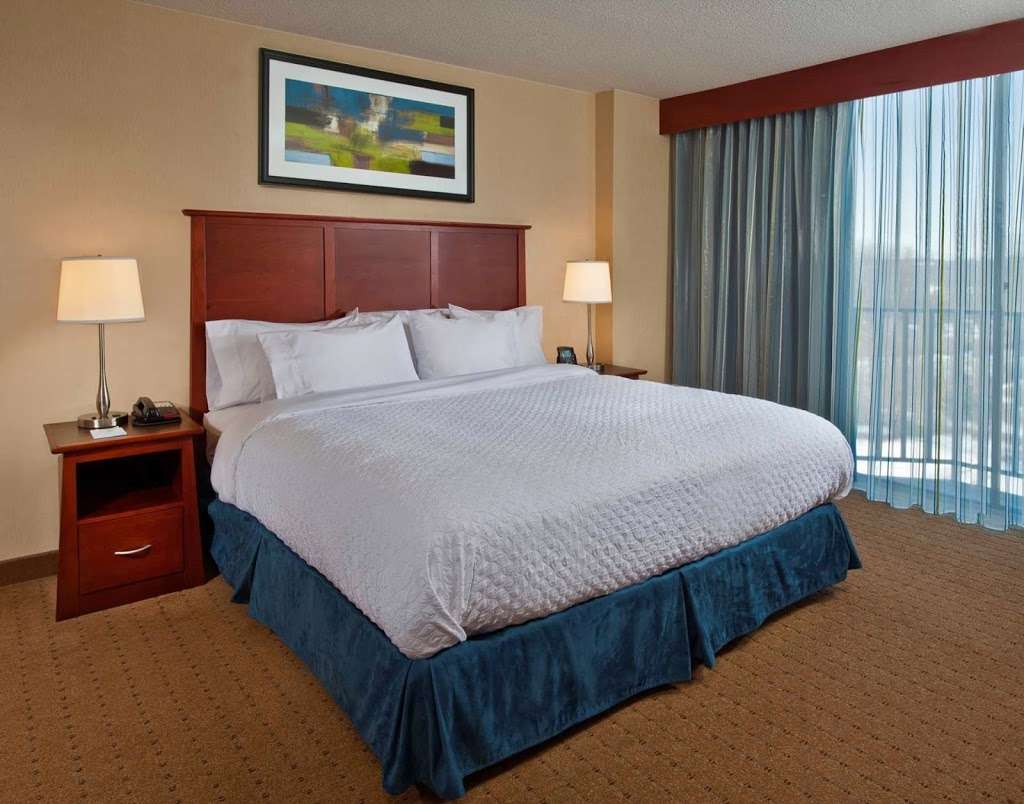 Embassy Suites by Hilton Baltimore Hunt Valley | 213 International Cir, Hunt Valley, MD 21030, USA | Phone: (410) 584-1400