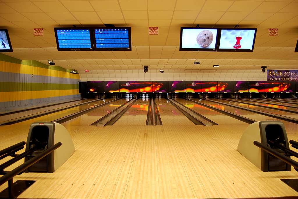 Classic Bowl | 8530 Waukegan Rd, Morton Grove, IL 60053 | Phone: (847) 965-5300