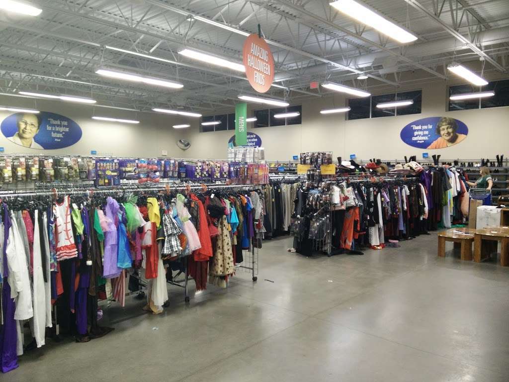 Goodwill Store & Donation Center | 2015 Meadow Ln, Pewaukee, WI 53072, USA | Phone: (262) 574-0704