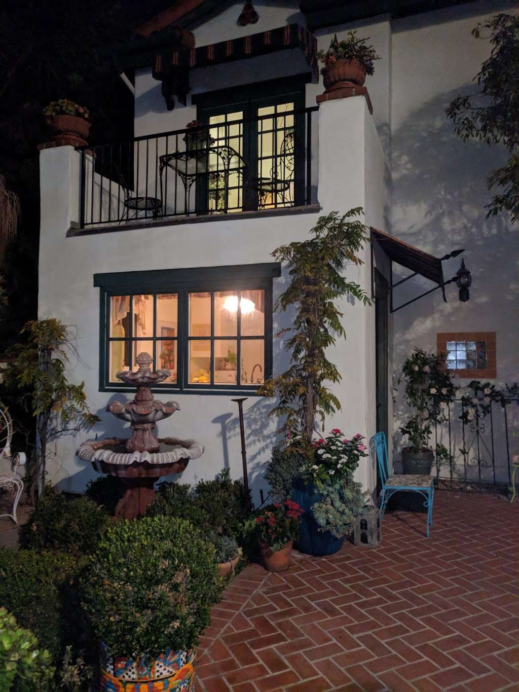 Garden Cottage at the Green Bed and Breakfast | 119 Avenida Santa Inez, San Clemente, CA 92672 | Phone: (949) 498-0593