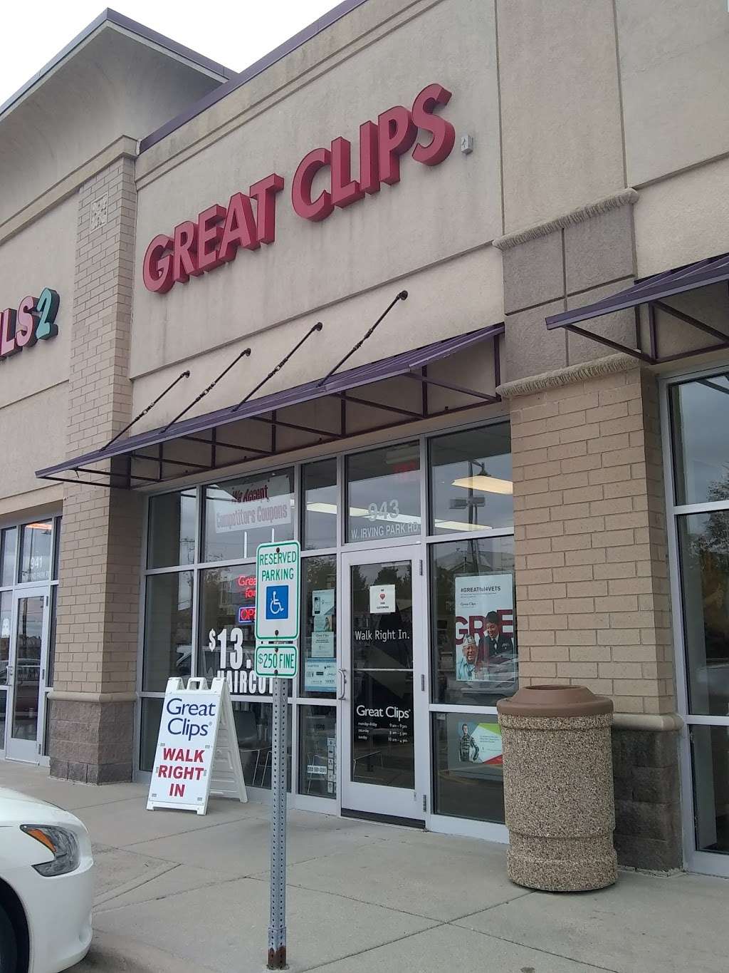 Great Clips | 943 W W Irving Park Rd, Streamwood, IL 60107 | Phone: (630) 550-5281