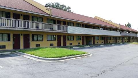 Motel 6 Charlotte, NC - Airport | 3300 Queen City Dr, Charlotte, NC 28208, USA | Phone: (704) 392-2316