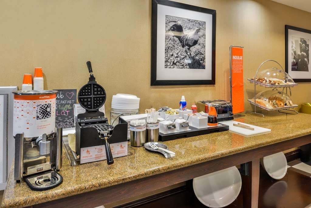 Hampton Inn Statesville | 1508 Cinema Dr, Statesville, NC 28625, USA | Phone: (704) 883-8380