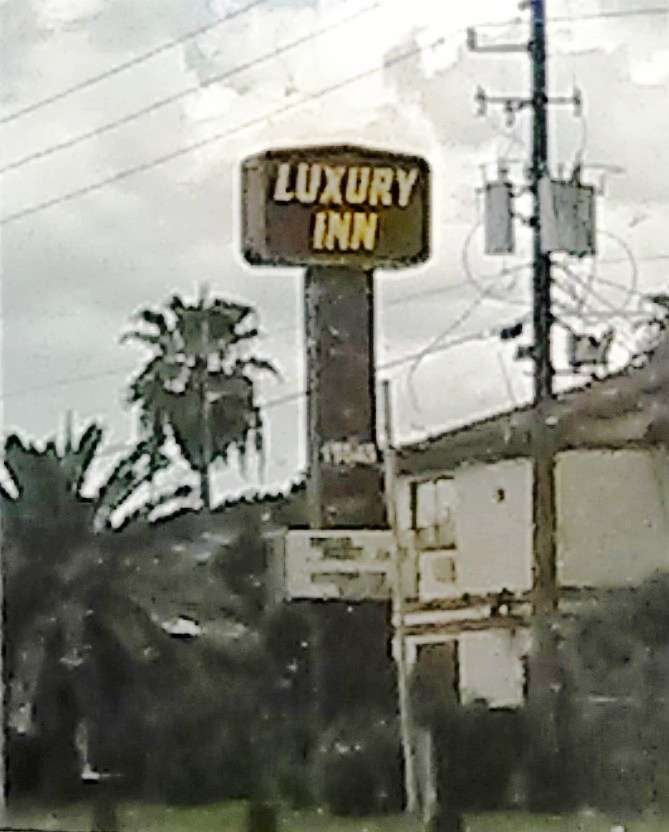 Luxury Inn | 15545 East Fwy, Channelview, TX 77530, USA | Phone: (281) 457-3000