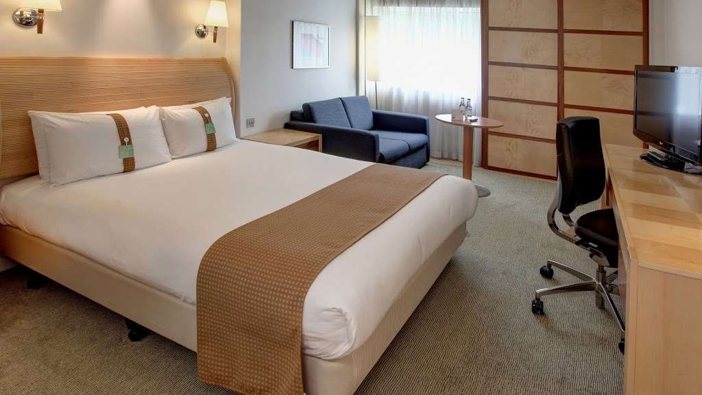 Holiday Inn Maidstone - Sevenoaks | London Rd, Wrotham Heath, Sevenoaks TN15 7RS, UK | Phone: 0871 942 9054