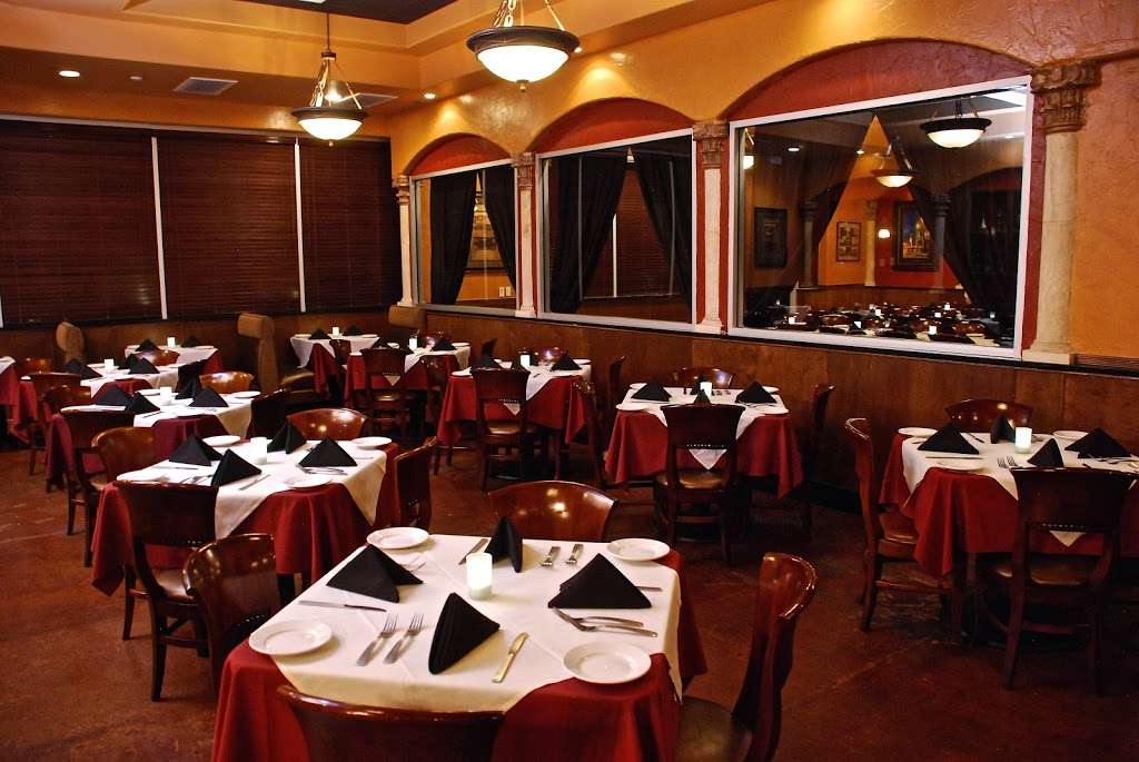 Scuzzis Italian Restaurant | 4035 N Loop 1604 W #102, San Antonio, TX 78257, USA | Phone: (210) 493-8884
