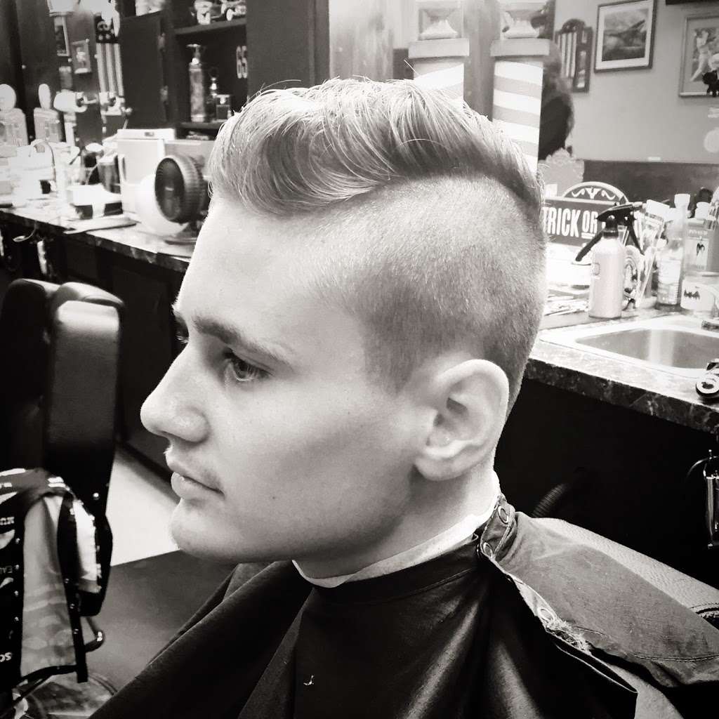 Hometown Barber Shop for the Best Haircut and Shave in Frederick | 4228 Plank Rd, Fredericksburg, VA 22407, USA | Phone: (540) 412-0315