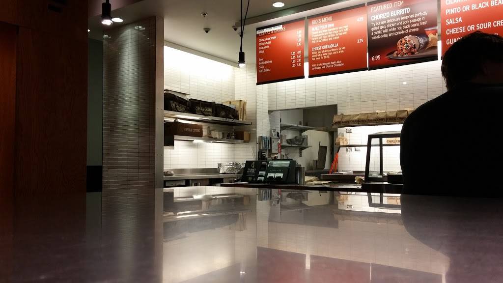 Chipotle Mexican Grill | 4000 University Ave, Madison, WI 53705, USA | Phone: (608) 233-4305