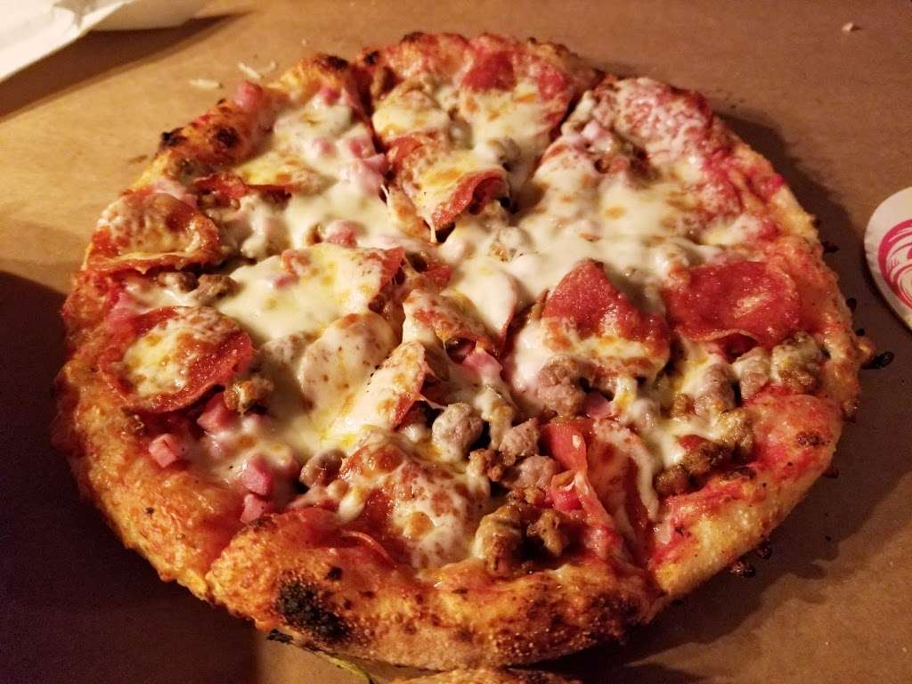 Chiusanos Brick Oven Pizzeria | 1713 Village West Pkwy, Kansas City, KS 66111, USA | Phone: (913) 299-8787