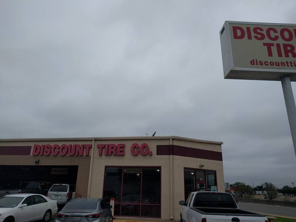 Discount Tire | 1411 W Ben White Blvd, Austin, TX 78704, USA | Phone: (512) 443-2616