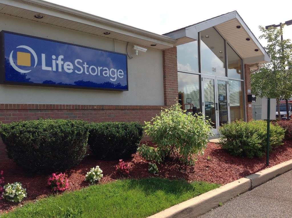 Life Storage | 268 Gatzmer Ave, Jamesburg, NJ 08831, USA | Phone: (732) 963-2406