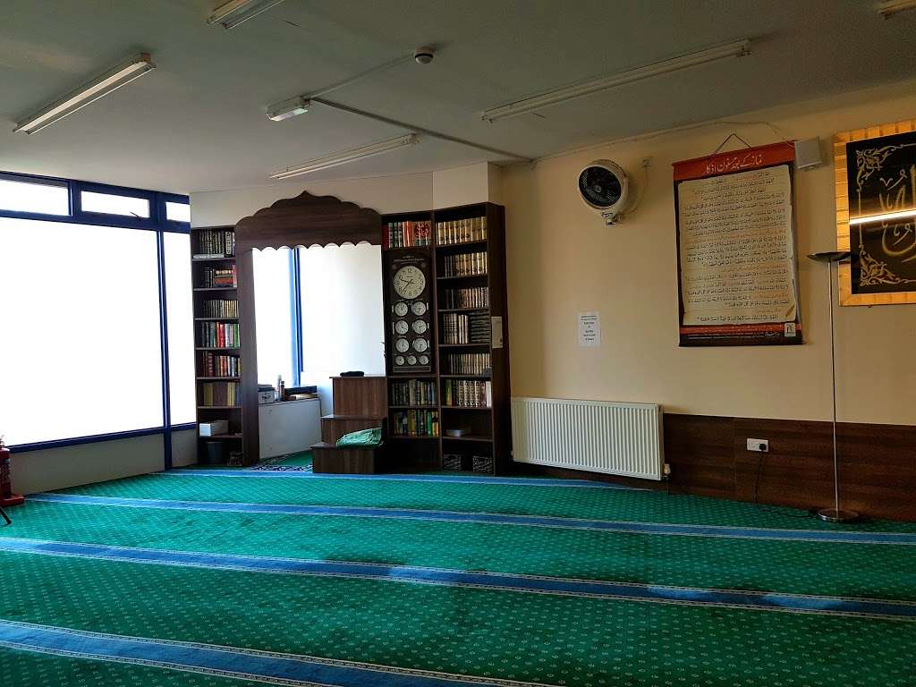 Masjid Bilal مسجد | 82-90 Horsenden Ln N, Southall, Greenford UB6 7QH, UK | Phone: 020 3489 5589