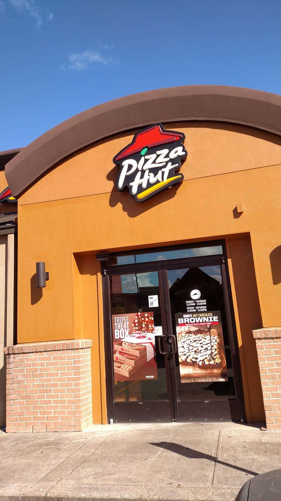 Pizza Hut | 2350 N Main St, Liberty, TX 77575, USA | Phone: (936) 336-8708