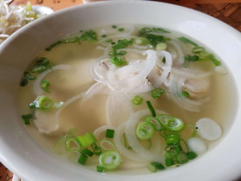 Pho Kitchen | 2614 Ridge Pike, Norristown, PA 19403, USA | Phone: (484) 965-9199