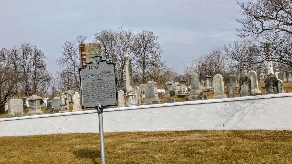 First German Reformed Church Site And Cemetery | 39592-39598 Lovettsville Rd, Lovettsville, VA 20180, USA