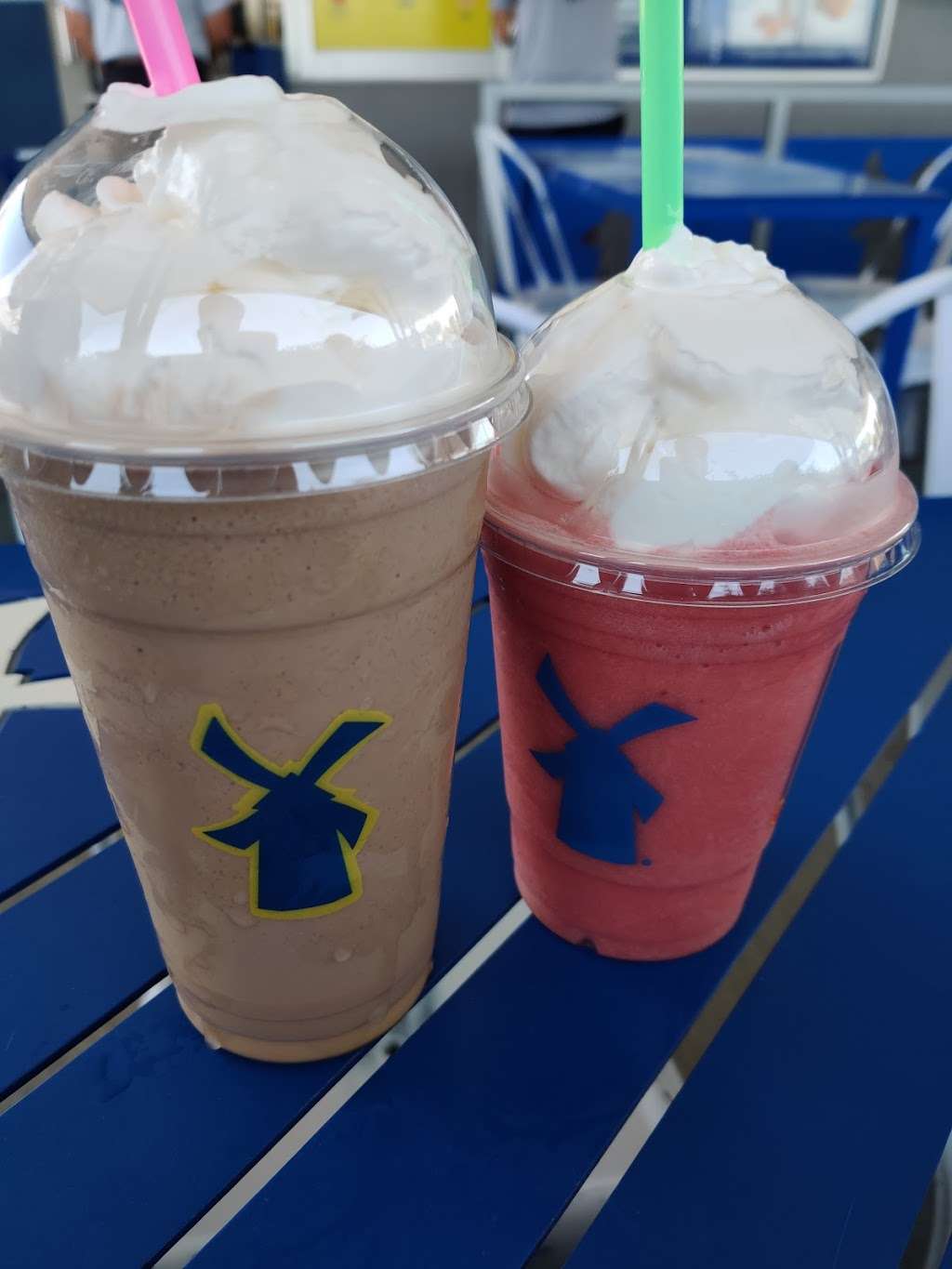 Dutch Bros | 6965 N 95th Ave, Glendale, AZ 85381, USA | Phone: (541) 955-4700