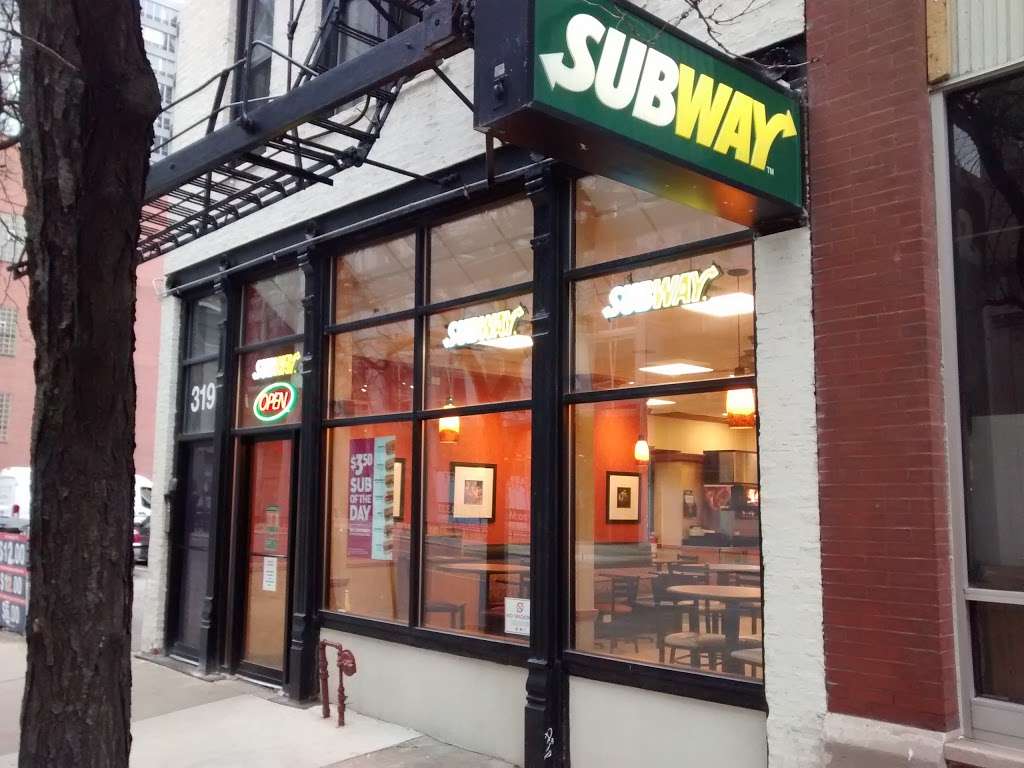 Subway Restaurants | 319 S Jefferson St, Chicago, IL 60661 | Phone: (312) 461-0377