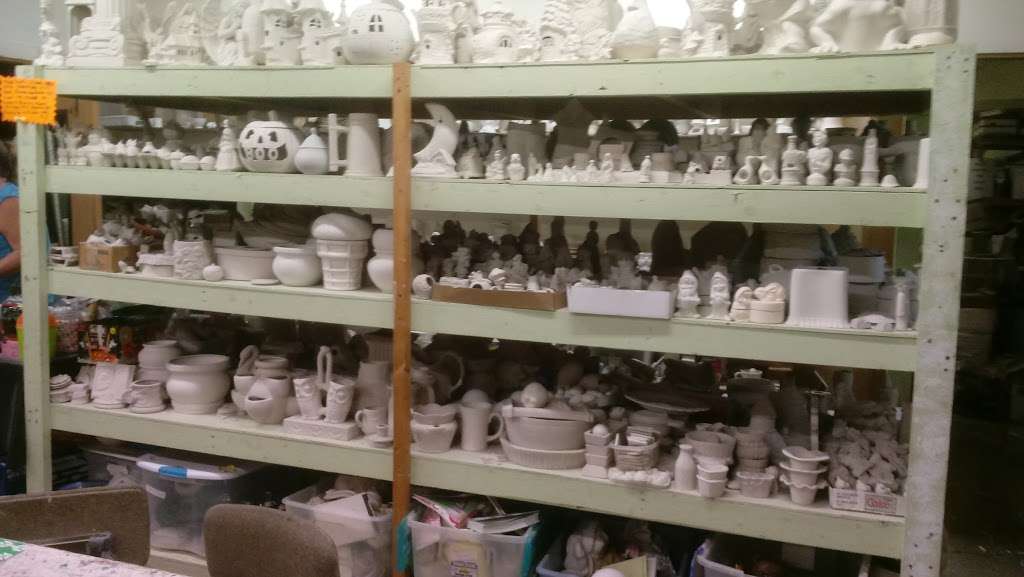 Sallys Ceramics | 226 N Maple St, Pittsboro, IN 46167, USA | Phone: (317) 892-4091