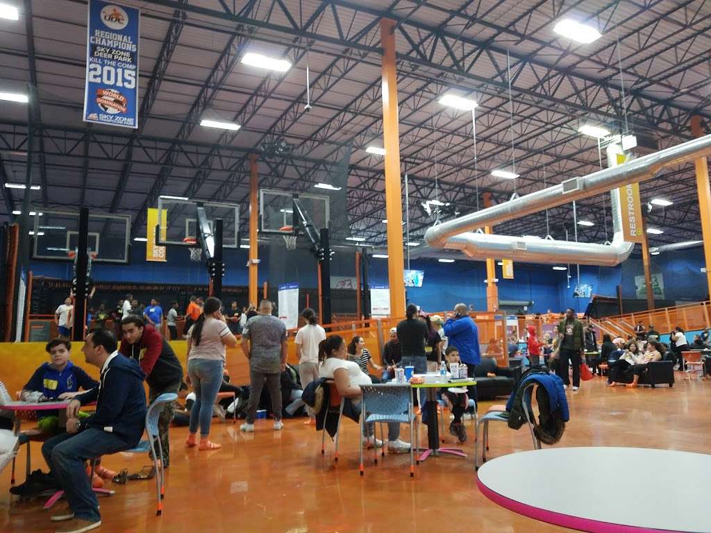 Sky Zone Trampoline Park | 111 Rodeo Dr, Brentwood, NY 11717, USA | Phone: (631) 392-2600