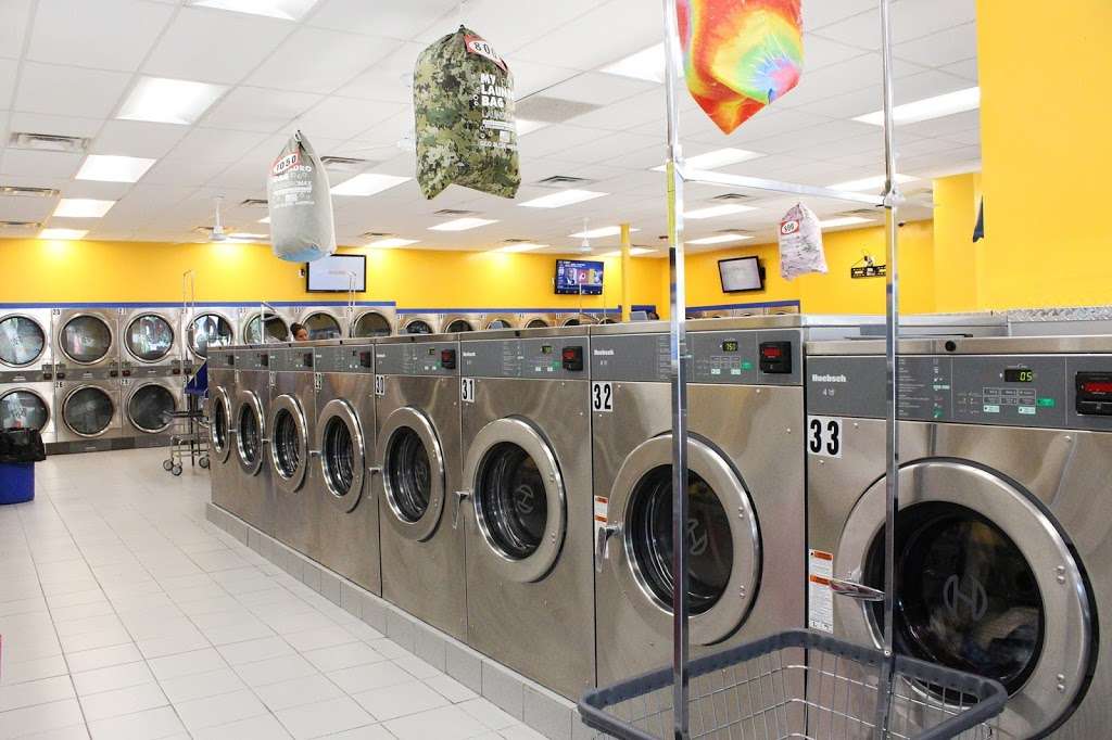 Laundry World 24 HOURS | 6 Falmouth St, Attleboro, MA 02703, USA | Phone: (508) 226-5290