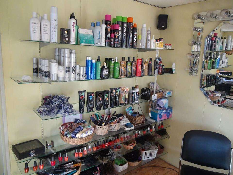 Connies Styling Salon | 541 E Liberty St, Chambersburg, PA 17201 | Phone: (717) 261-1692