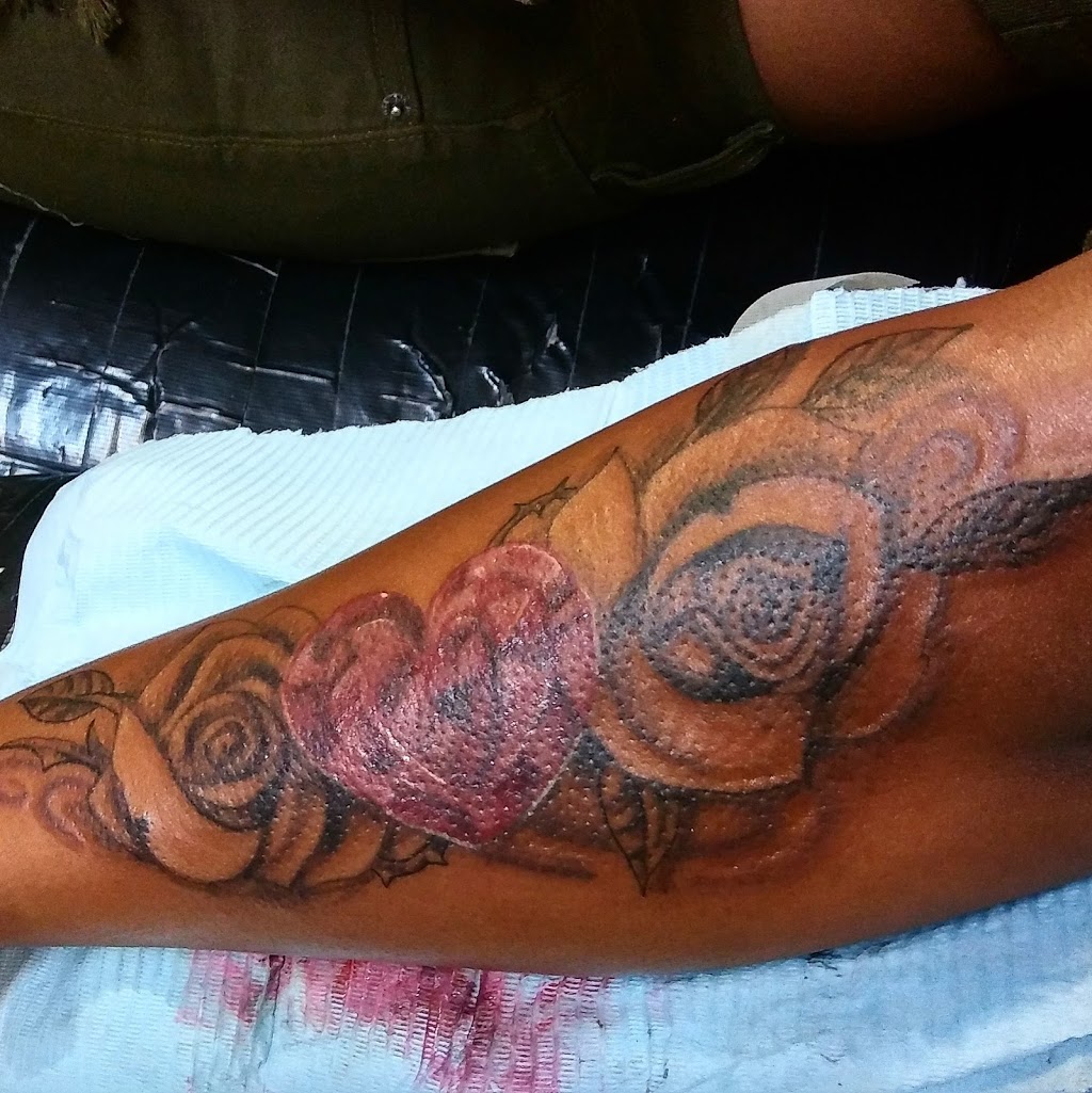 Swagg Shop (tattoos and piercings) | 2956 W Davison St, Detroit, MI 48238, USA | Phone: (313) 424-2498