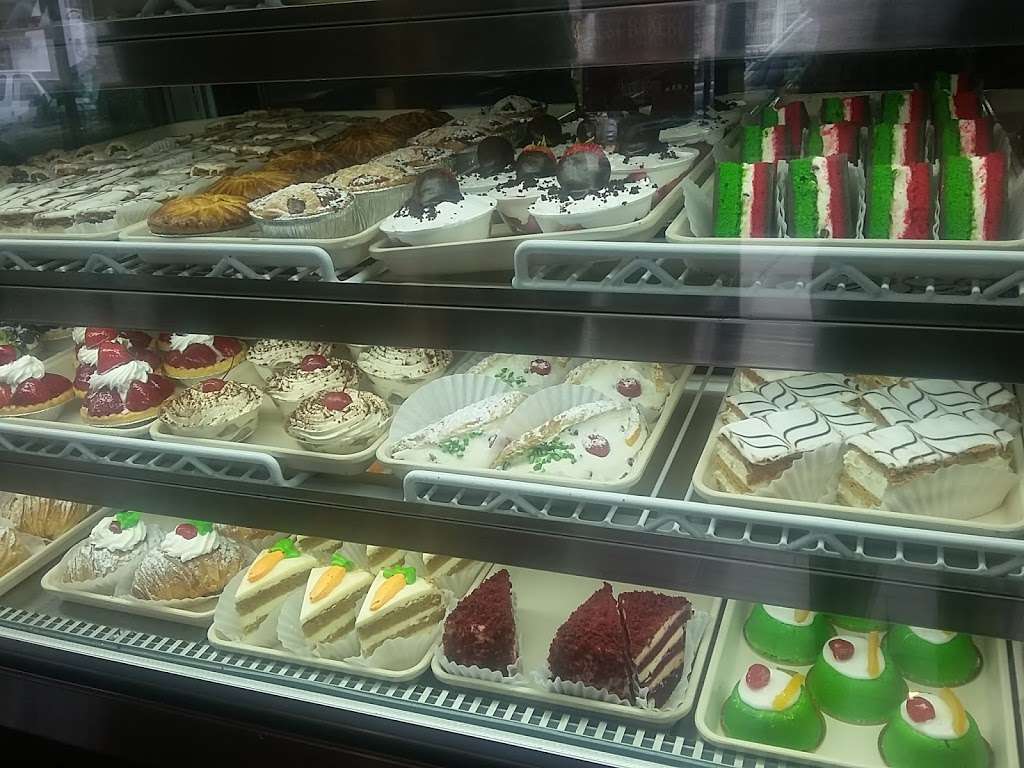 Annadale Bakery | 821 Annadale Rd, Staten Island, NY 10312, USA | Phone: (929) 284-3400