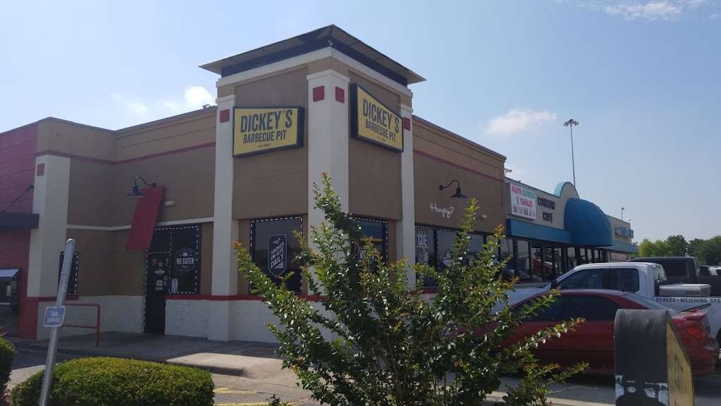 Dickeys Barbecue Pit | Interstate 10, 6110 East Fwy, Baytown, TX 77521, USA | Phone: (281) 421-3101