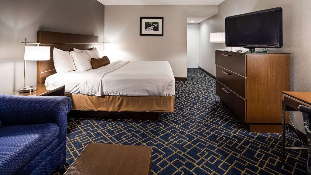 Best Western Inn at Hunts Landing | 120 US-6, Matamoras, PA 18336, USA | Phone: (570) 491-2400