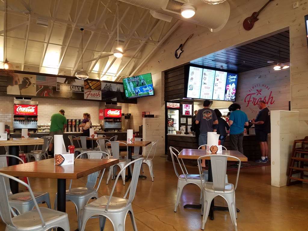 Slim Chickens | 23320 Mercantile Pkwy, Katy, TX 77449, USA | Phone: (281) 347-0100