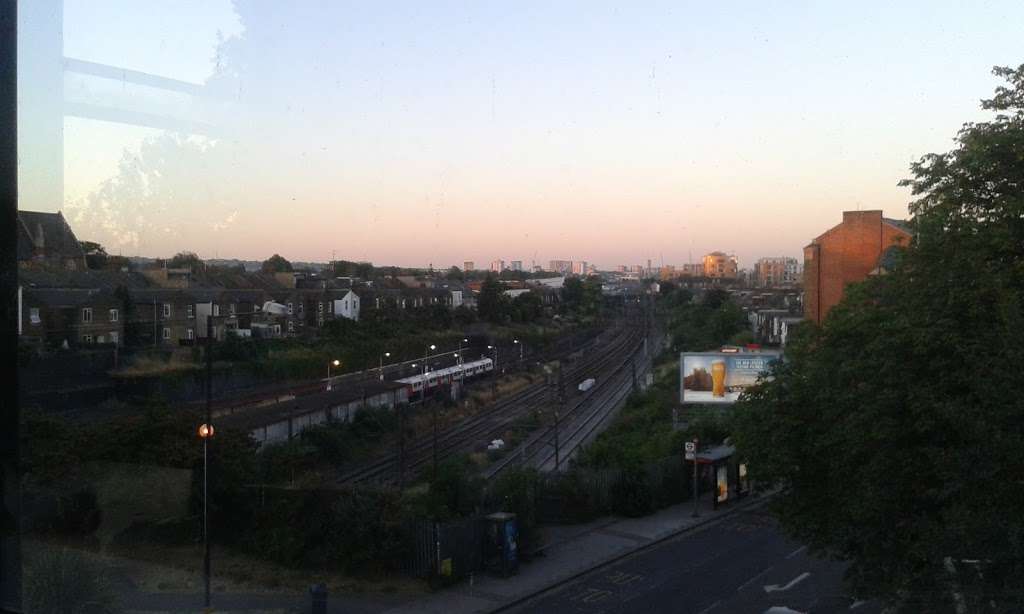 kensal Green Backpackers | 639 Harrow Rd, London NW10 5NU, UK | Phone: 020 8964 4411