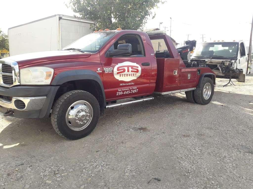 Spooks Towing | 340 New Laredo Hwy, San Antonio, TX 78211, USA | Phone: (210) 445-7497