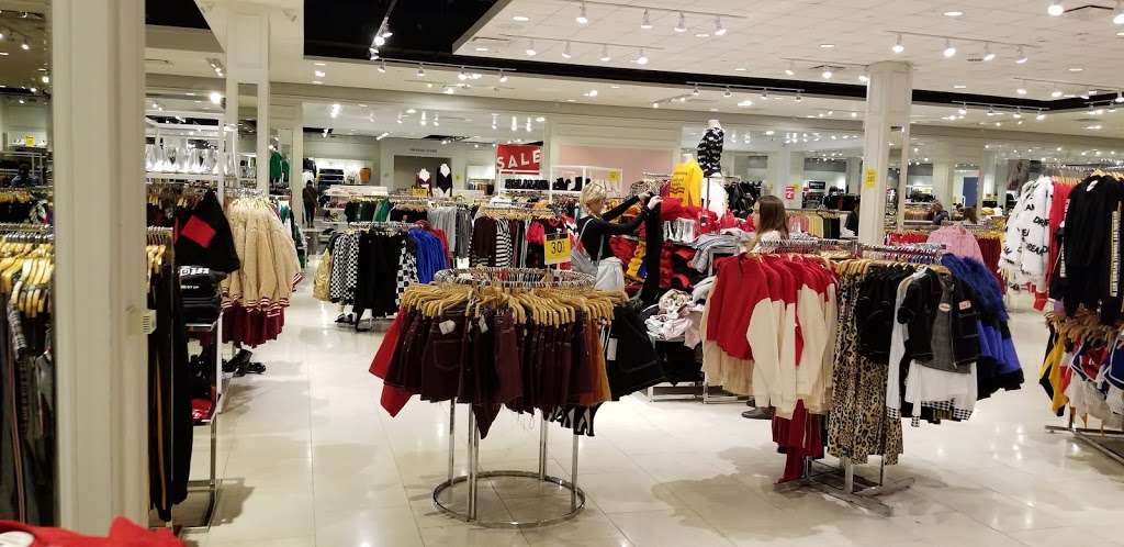 Forever 21 | 651 Kapkowski Rd, Elizabeth, NJ 07201, USA | Phone: (908) 787-1294