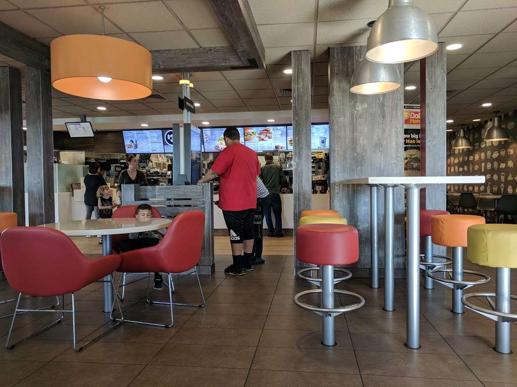 McDonalds | 240 E 40th St, San Bernardino, CA 92404, USA | Phone: (909) 886-5616