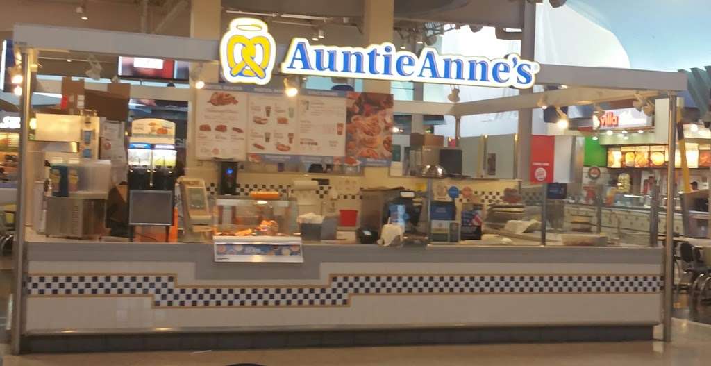 Auntie Annes | 6170 W Grand Ave Spc 45K203, Gurnee, IL 60031 | Phone: (847) 855-7866