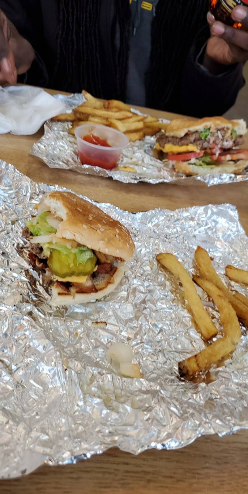 Five Guys | 1539 Hilliard Rome Rd, Columbus, OH 43228, USA | Phone: (614) 870-8030